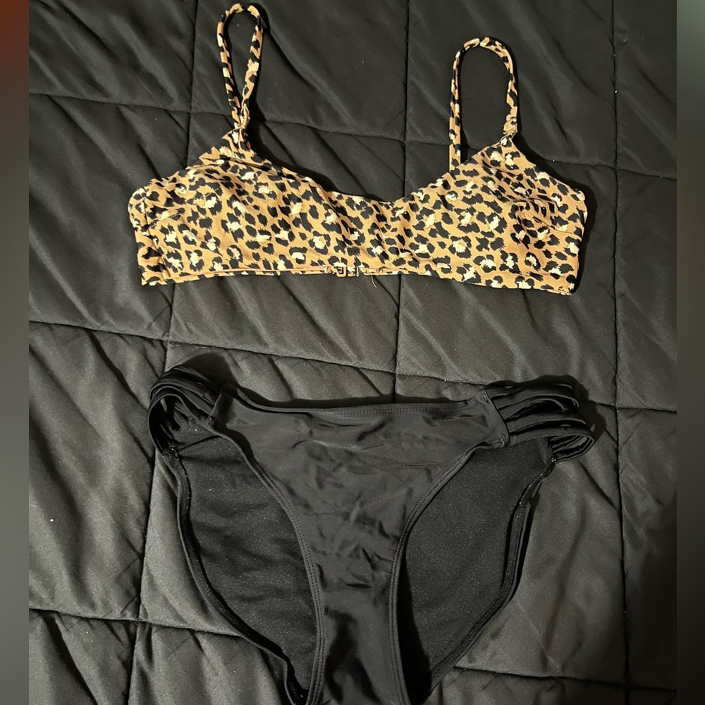 women’s small cheetah bikini set